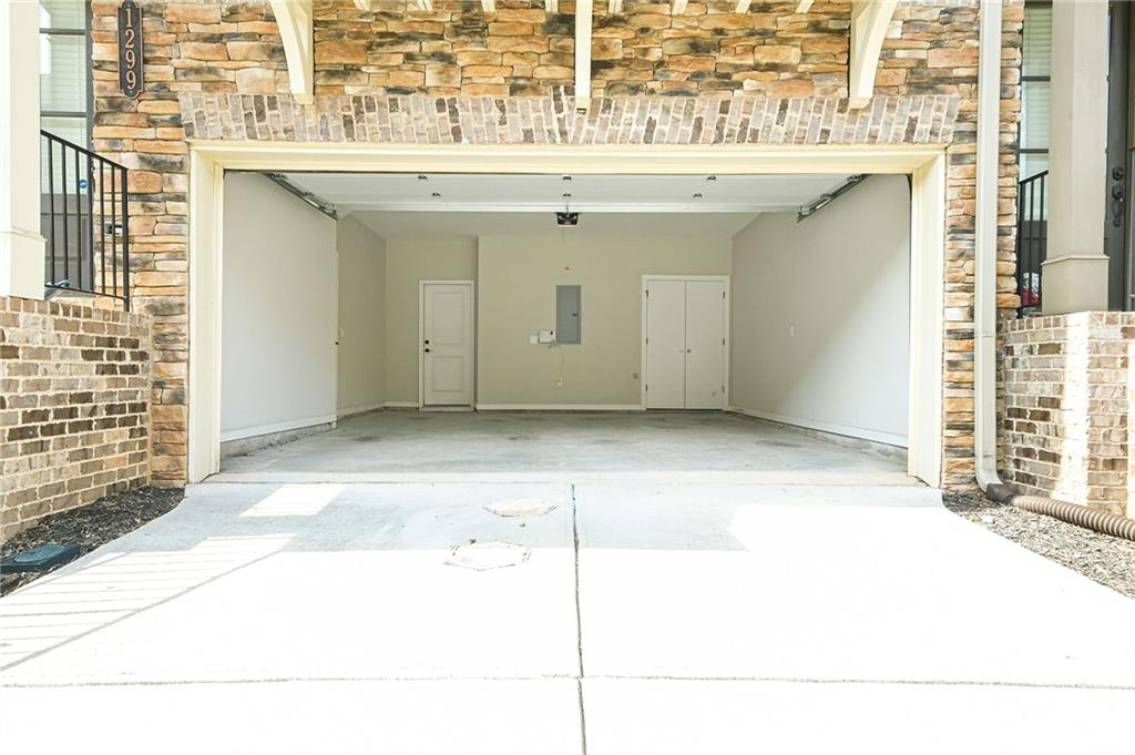 1299 Linden Court NE