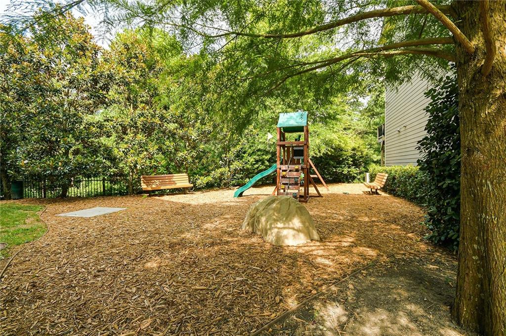 1299 Linden Court NE