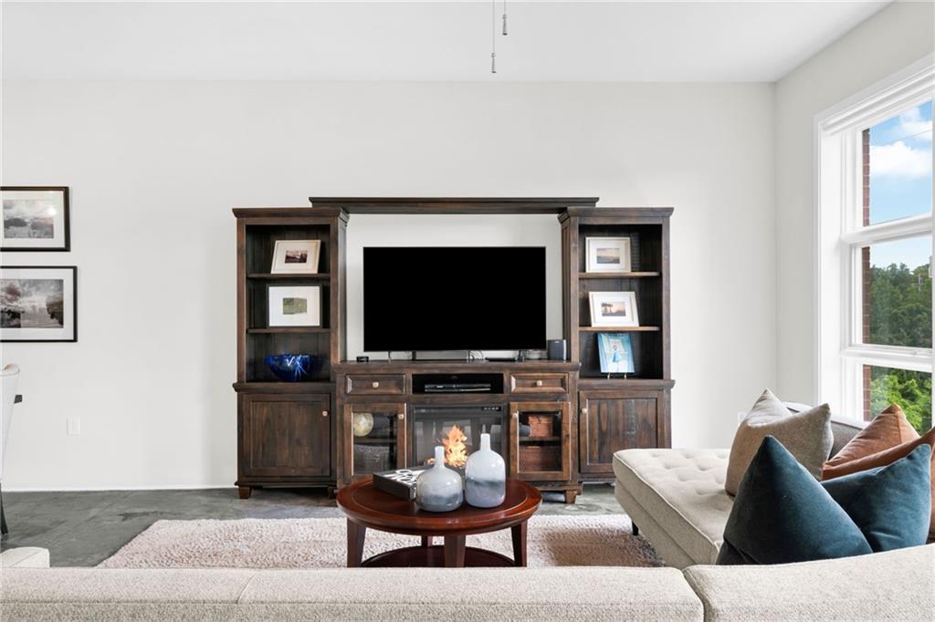 560 Dutch Valley Road NE Unit 2309