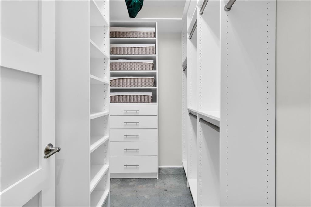 560 Dutch Valley Road NE Unit 2309
