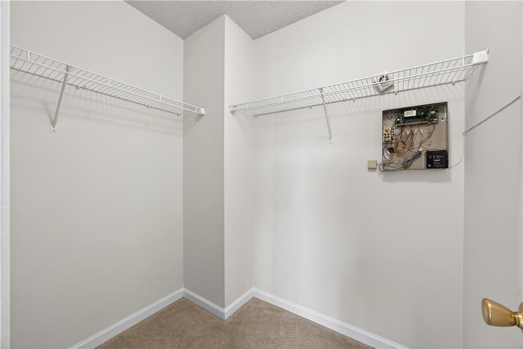 7614 Creekside Lane