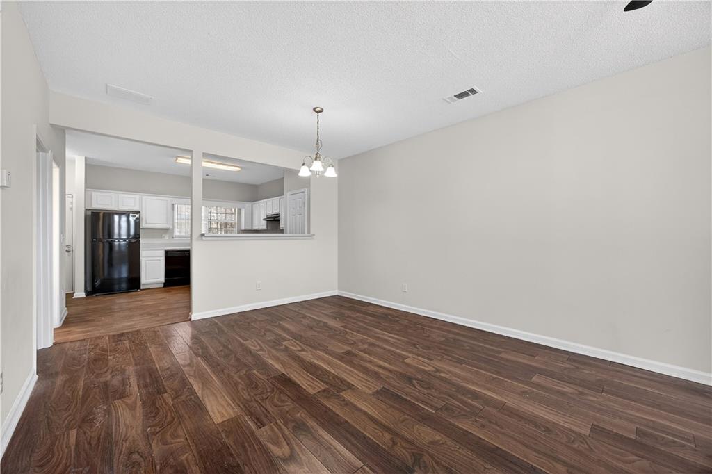 7614 Creekside Lane