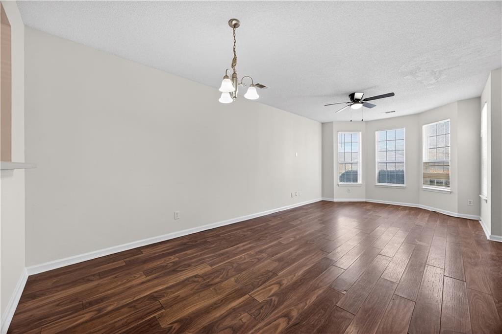 7614 Creekside Lane