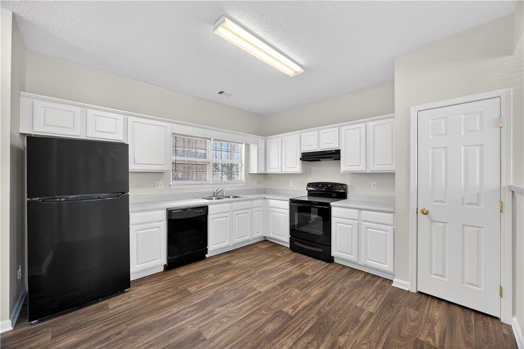 7614 Creekside Lane