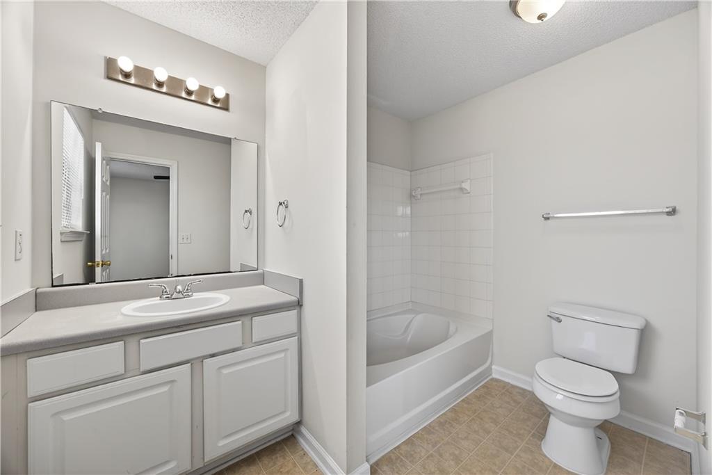 7614 Creekside Lane