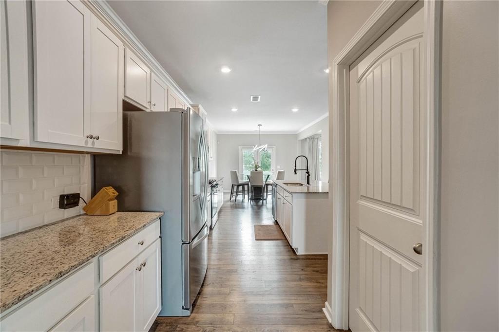 386 Thompson Drive