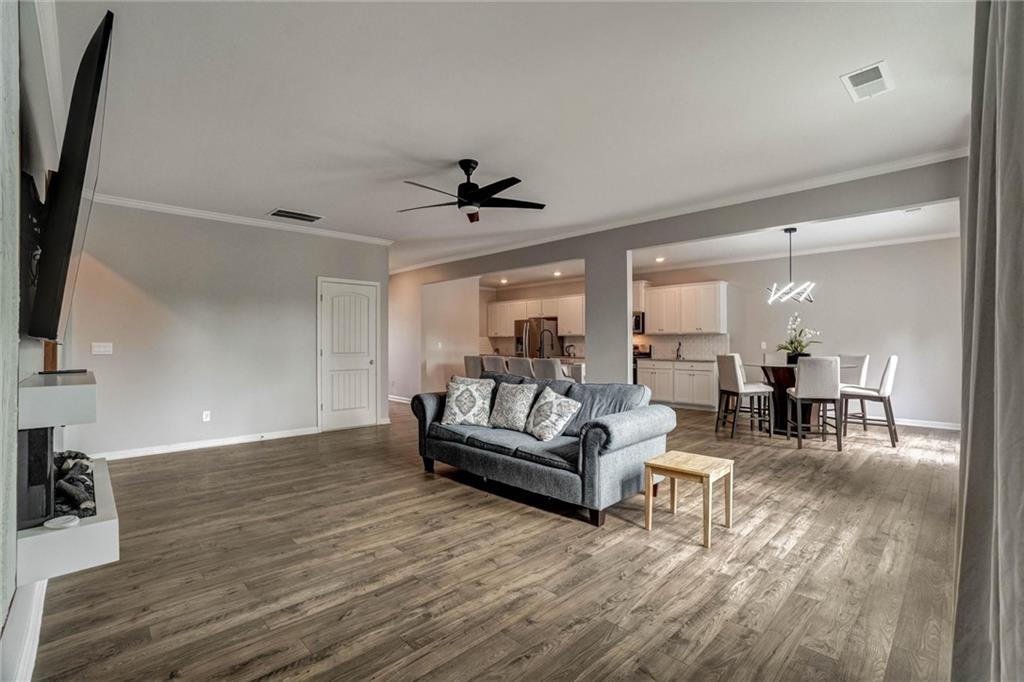 386 Thompson Drive