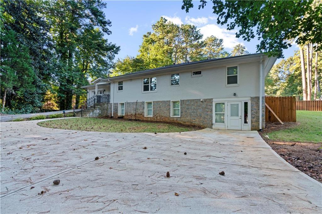 1841 Gainsborough Drive
