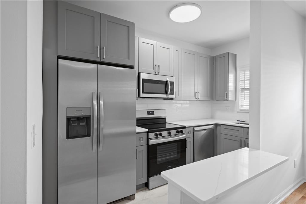 567 Winton Terrace NE Unit D