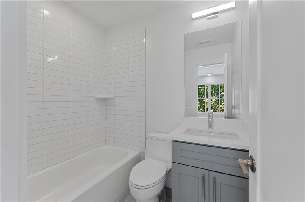 237 Howard Street NE Unit 6