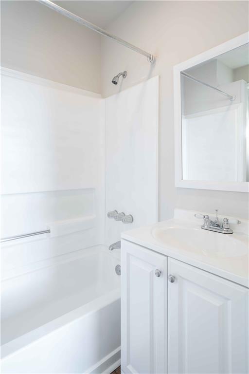 716 Lakeview Avenue NE Unit 5