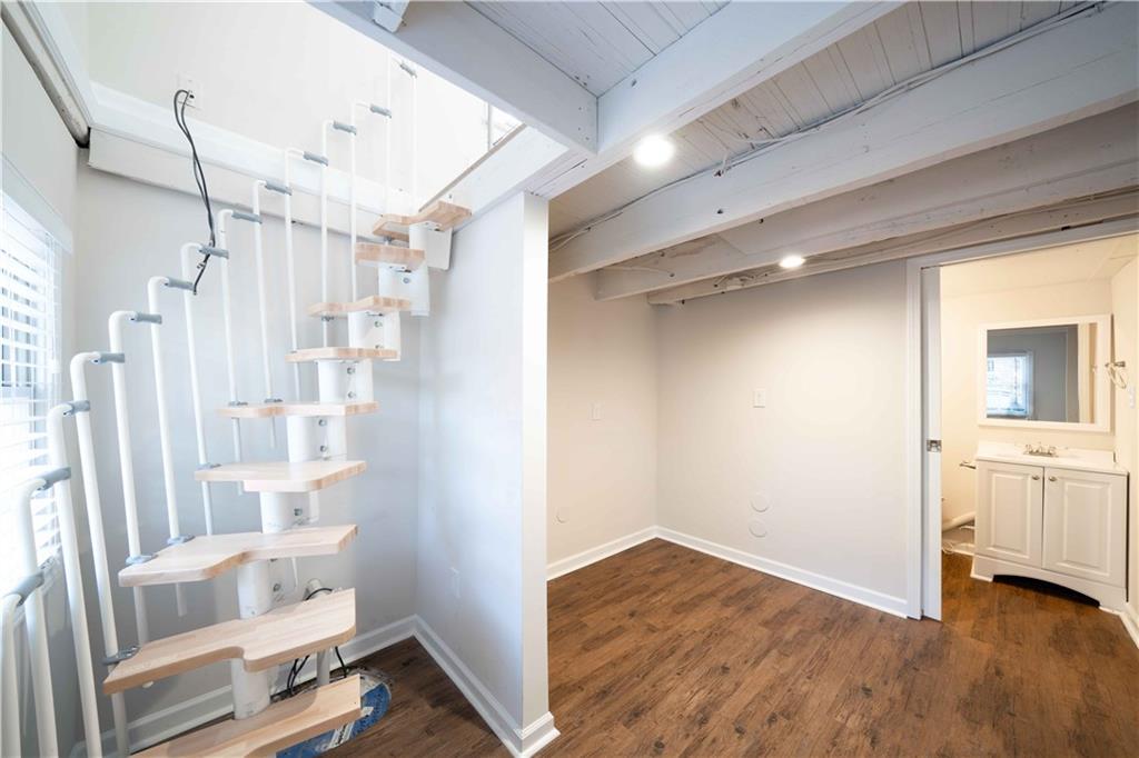 716 Lakeview Avenue NE Unit 5
