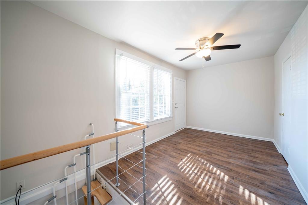 716 Lakeview Avenue NE Unit 5