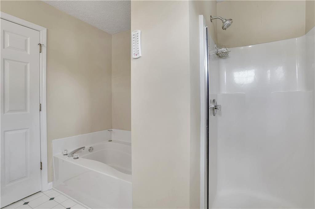 141 W Oaks Place