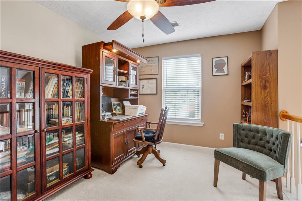 141 W Oaks Place
