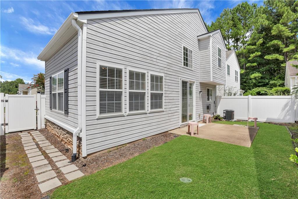 141 W Oaks Place
