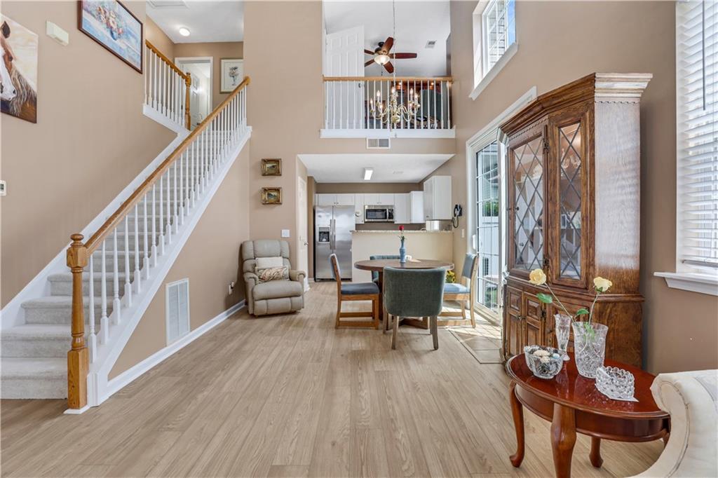141 W Oaks Place