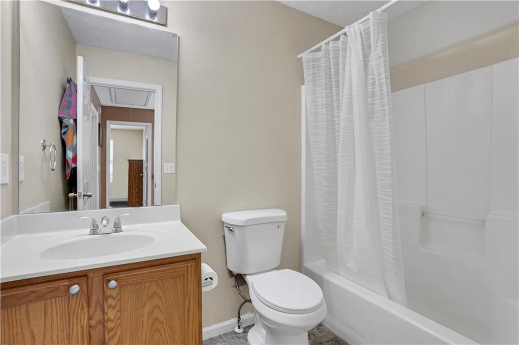 141 W Oaks Place