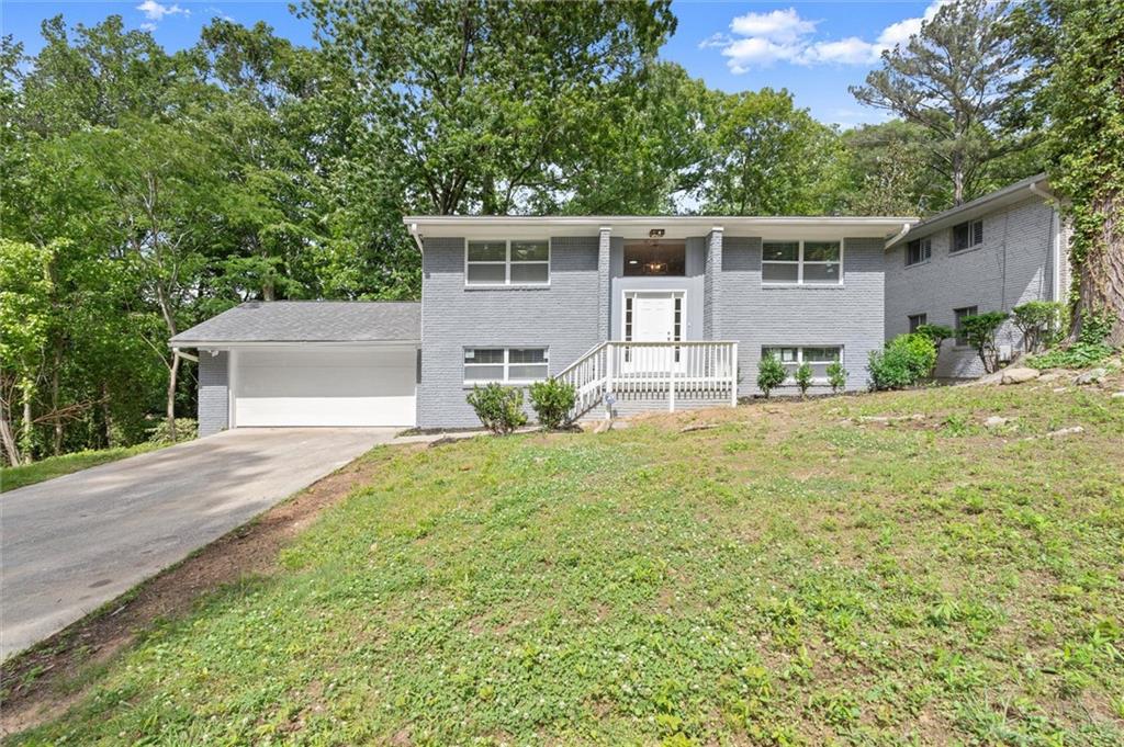495 Larchmont Circle NW