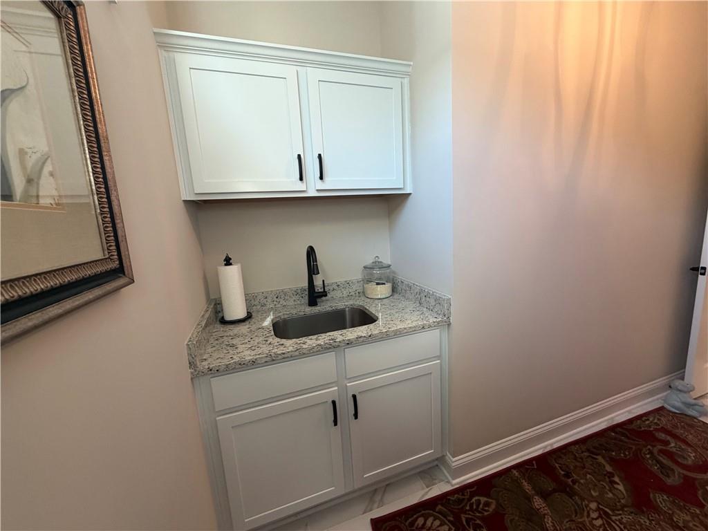 3337 Fishpond Circle