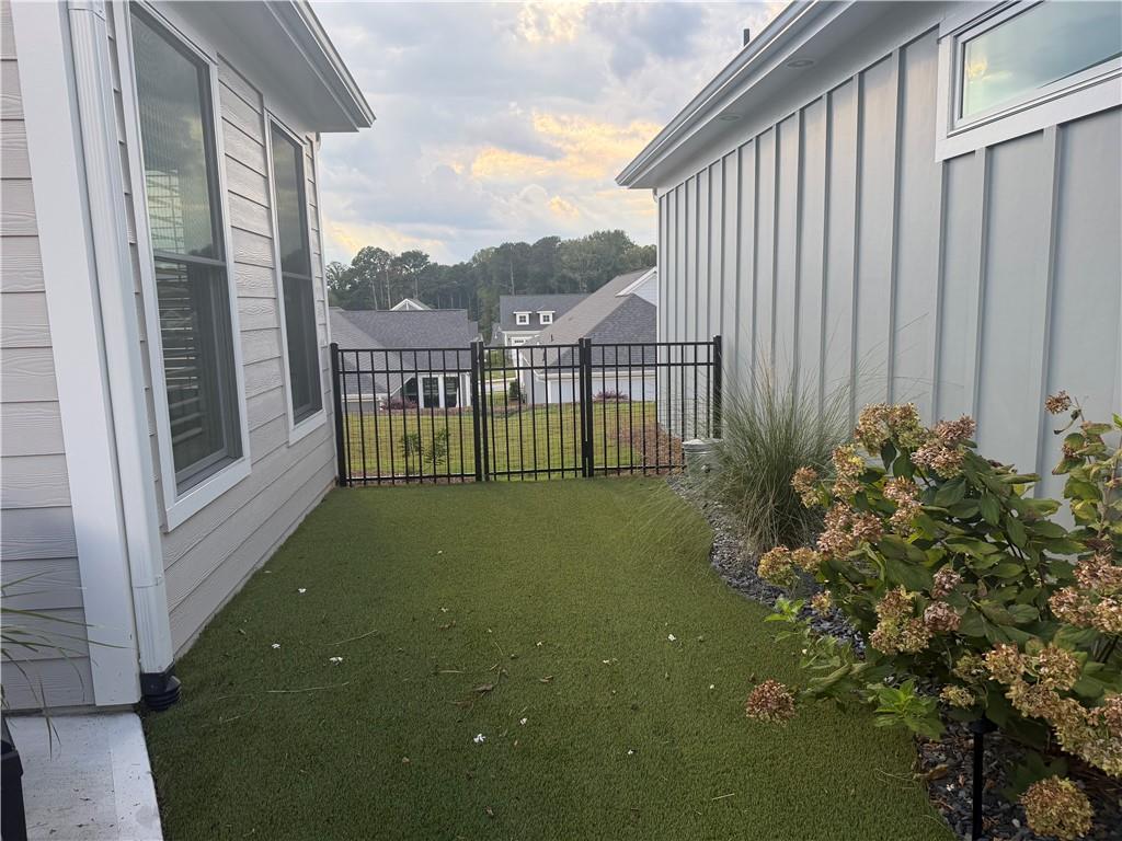 3337 Fishpond Circle