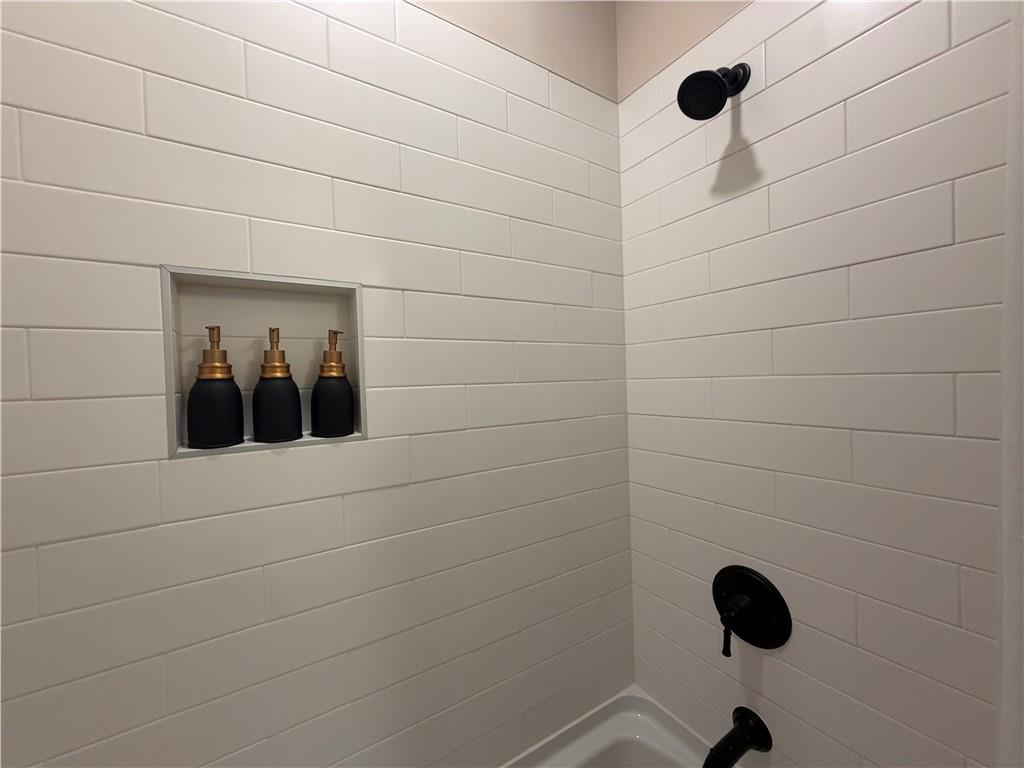 3337 Fishpond Circle