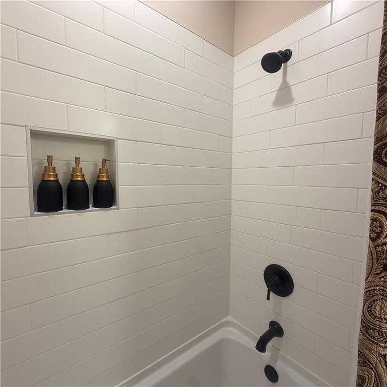 3337 Fishpond Circle