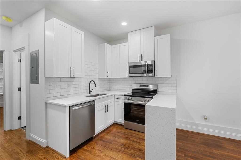 405 4th Street NE