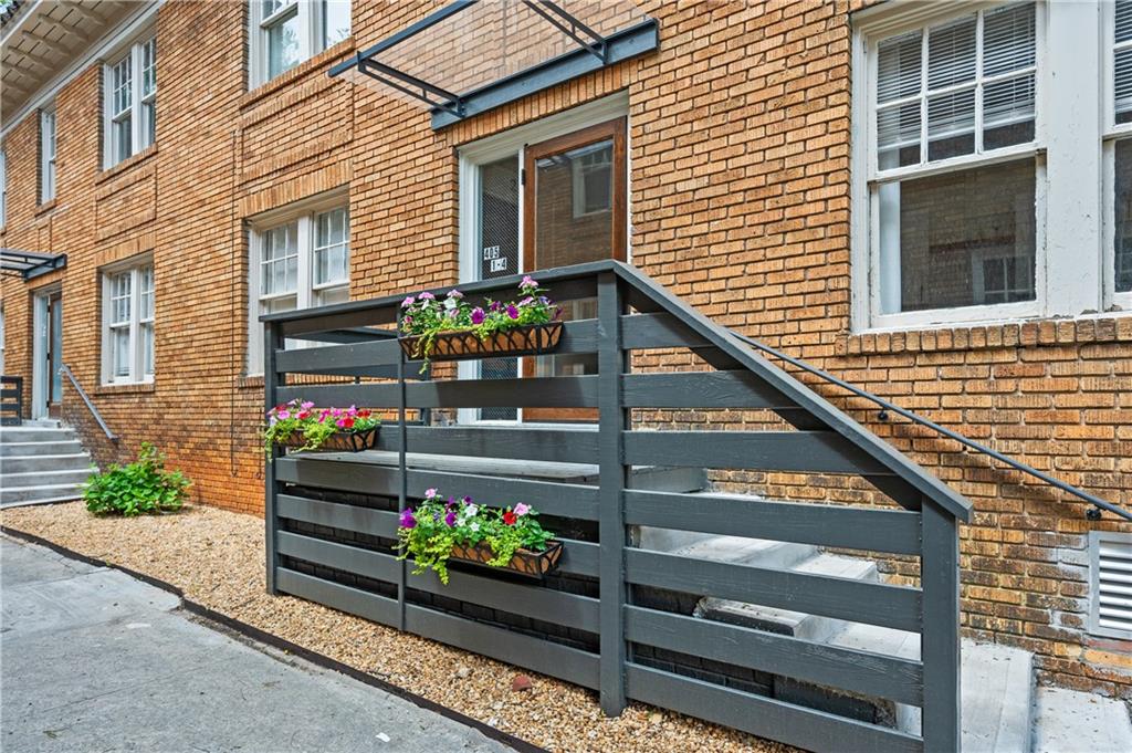405 4th Street NE