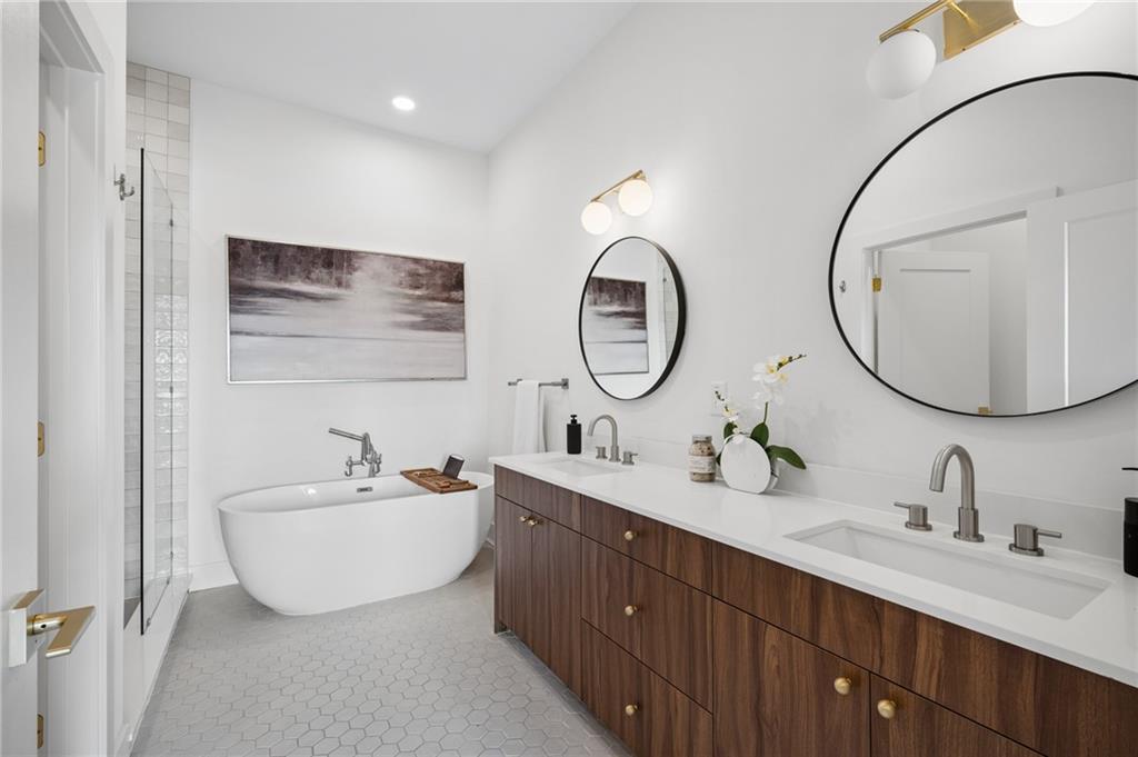 675 Drewry Street NE Unit 402