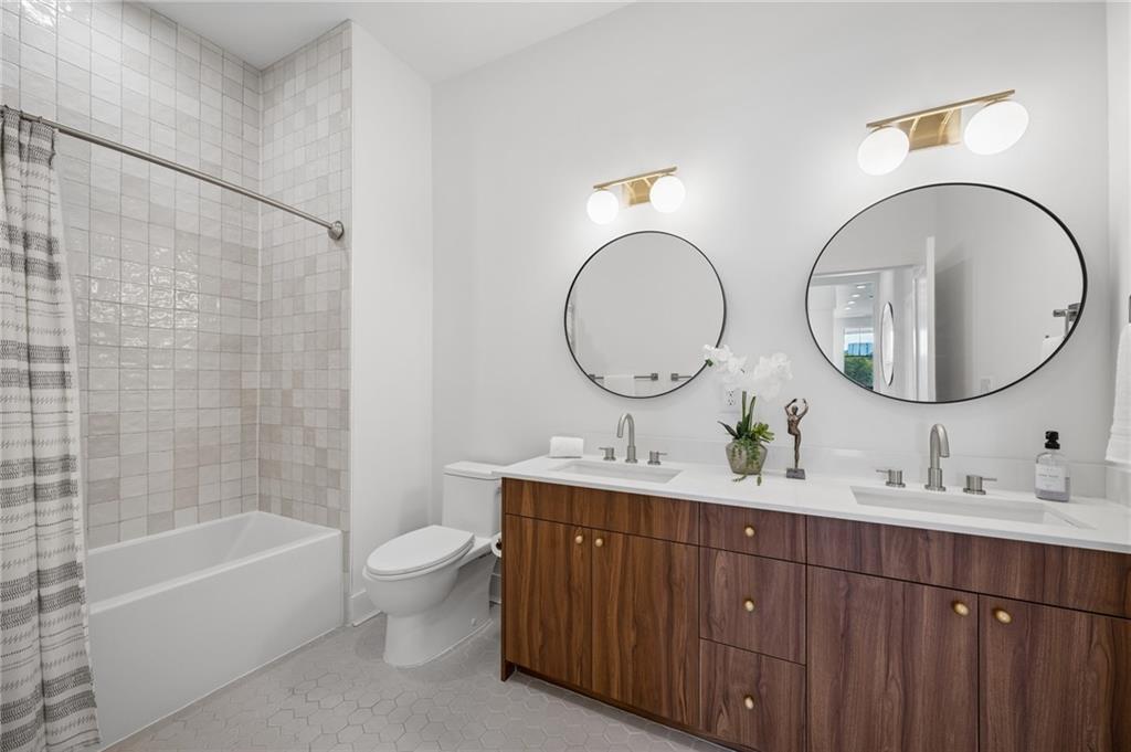675 Drewry Street NE Unit 402