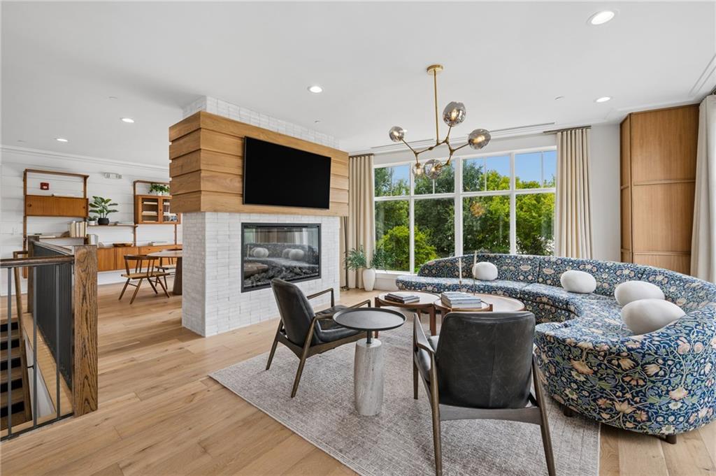 675 Drewry Street NE Unit 402