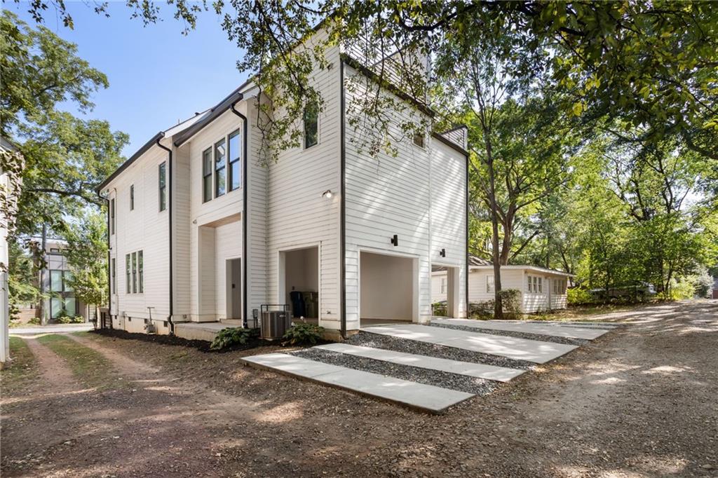 454 Calhoun Street NW