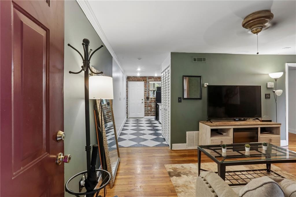 24 Daniel Street Unit 6