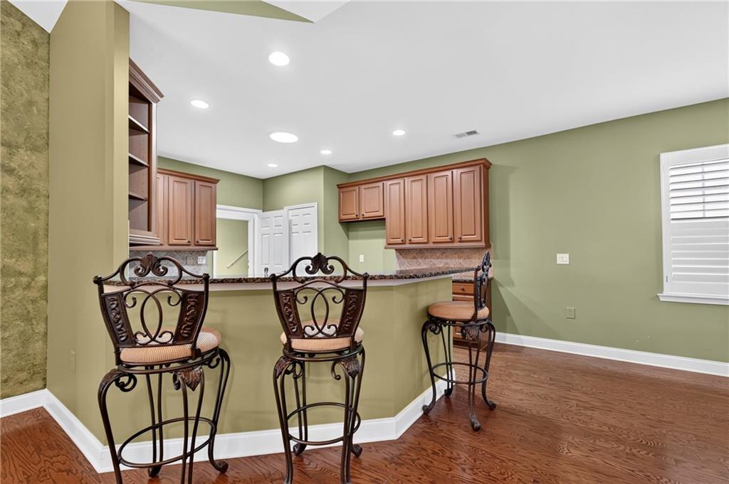 2708 Grapevine Circle Unit 2004