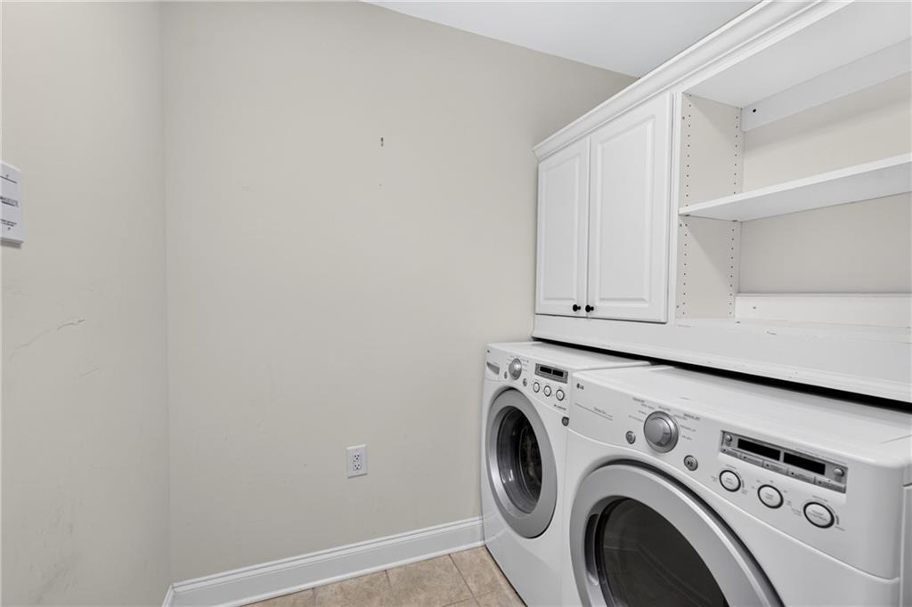 2708 Grapevine Circle Unit 2004