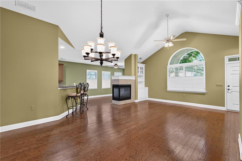 2708 Grapevine Circle Unit 2004