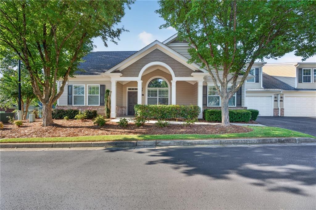 2708 Grapevine Circle Unit 2004