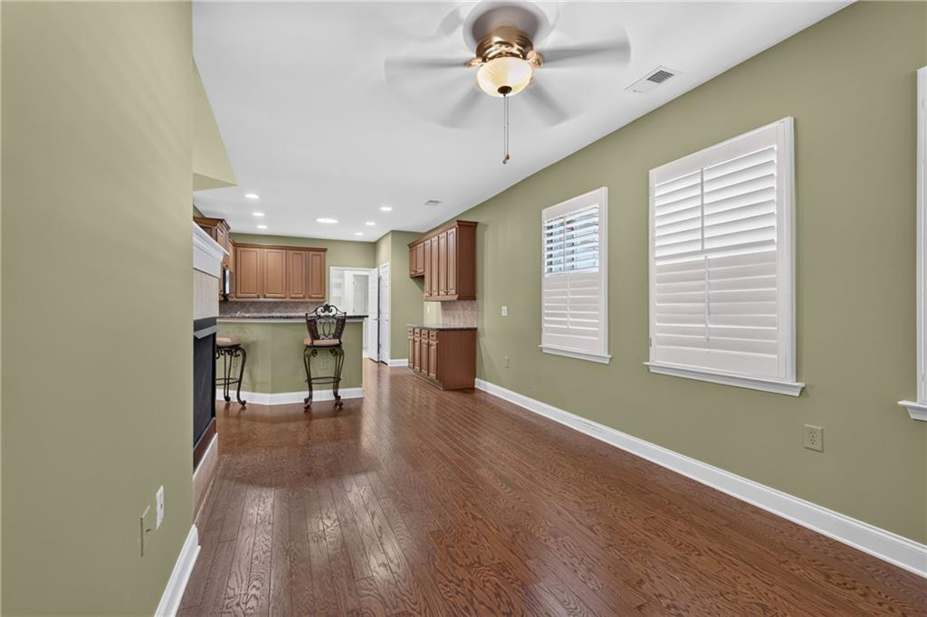 2708 Grapevine Circle Unit 2004
