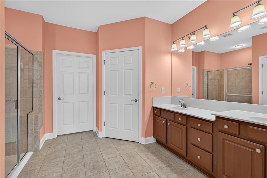 2708 Grapevine Circle Unit 2004