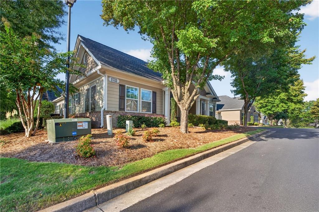 2708 Grapevine Circle Unit 2004