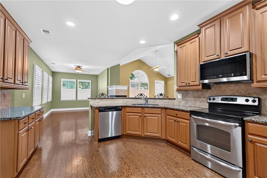 2708 Grapevine Circle Unit 2004
