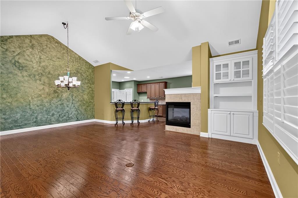 2708 Grapevine Circle Unit 2004