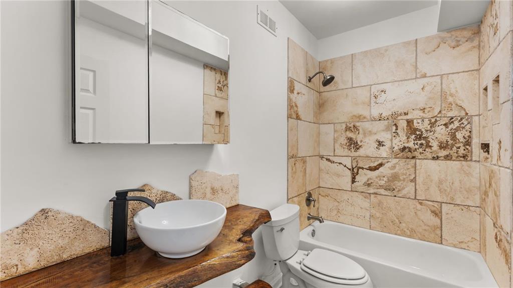 5665 Kennemore Drive
