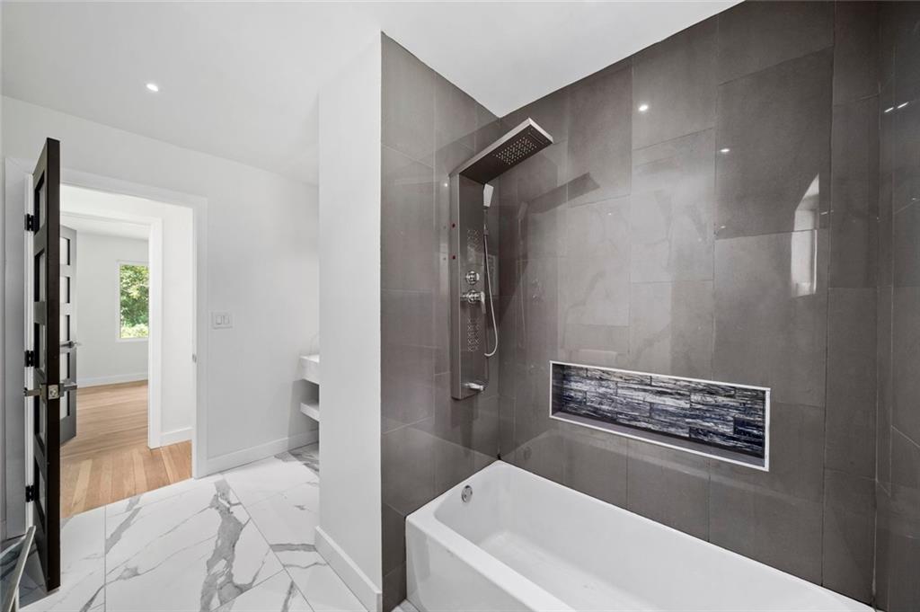 154 Cromwell Road NE