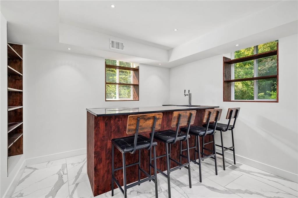 154 Cromwell Road NE