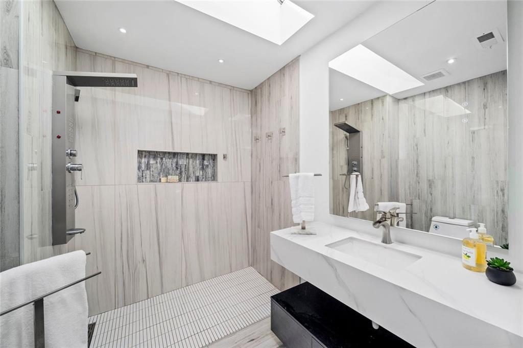 154 Cromwell Road NE