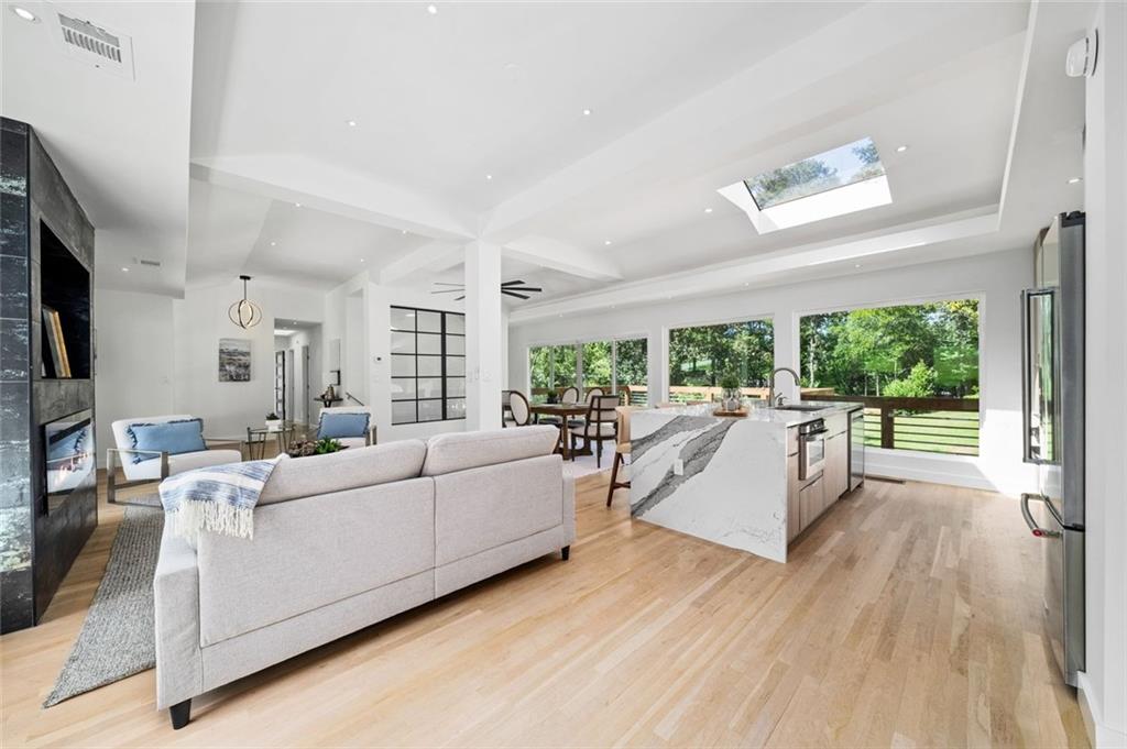 154 Cromwell Road NE