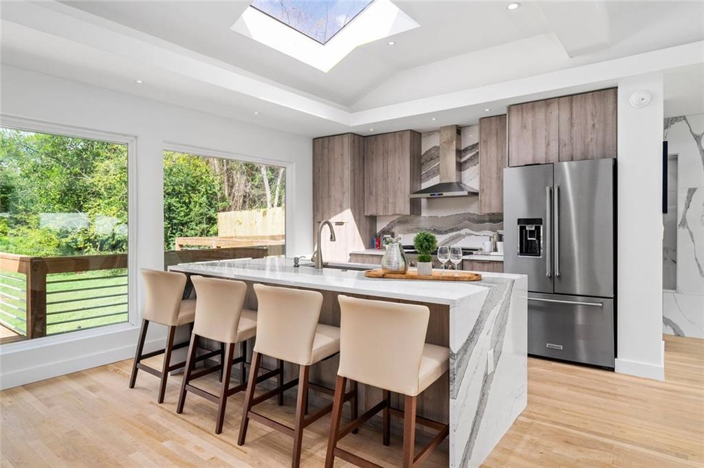 154 Cromwell Road NE