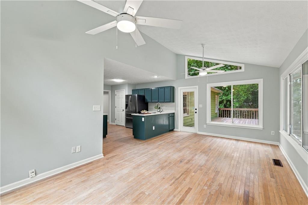 210 Crabapple Lane